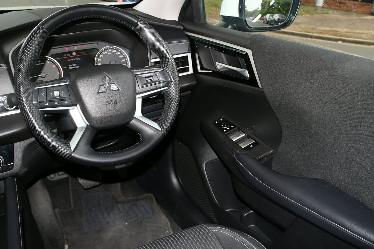 2022 Mitsubishi Outlander LS ZM