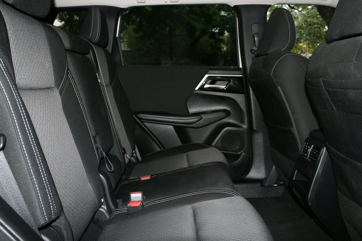 2022 Mitsubishi Outlander LS ZM