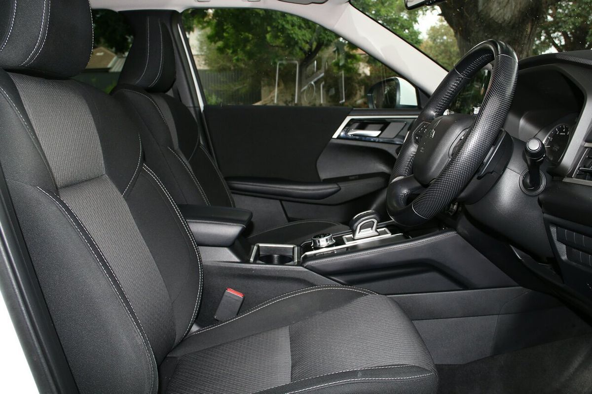 2022 Mitsubishi Outlander LS ZM