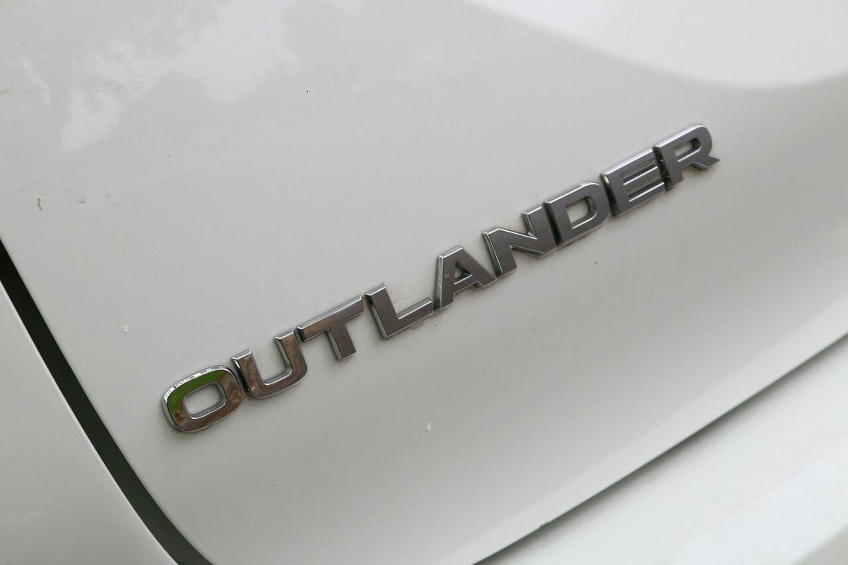 2022 Mitsubishi Outlander LS ZM