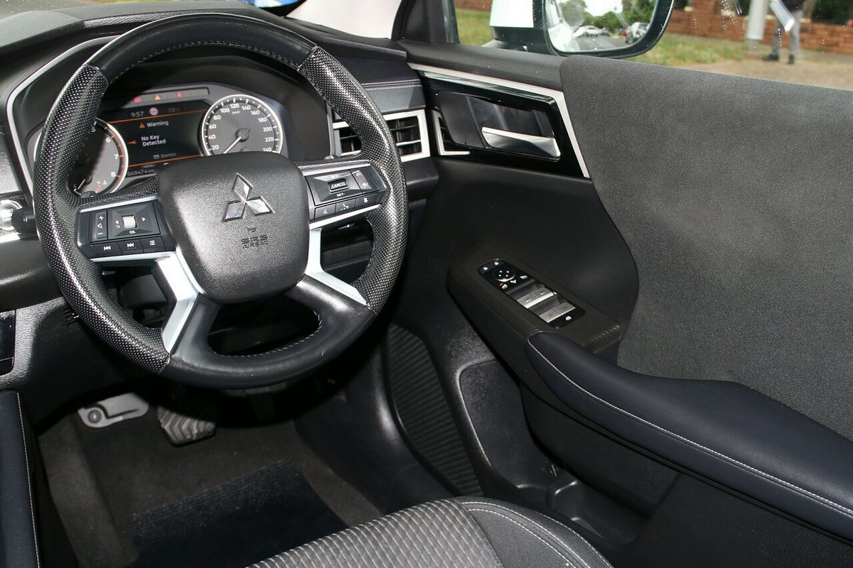 2022 Mitsubishi Outlander LS ZM