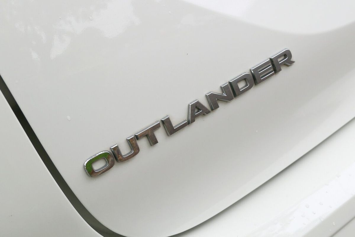 2022 Mitsubishi Outlander LS ZM