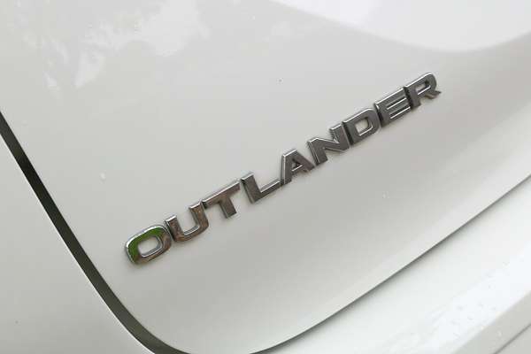 2022 Mitsubishi Outlander LS ZM