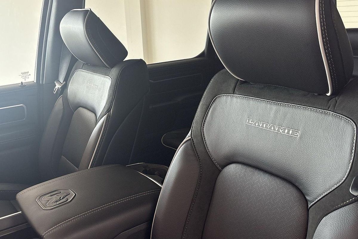 2025 RAM 1500 Laramie Sport Hurricane SO RamBox DT 4X4 SWB