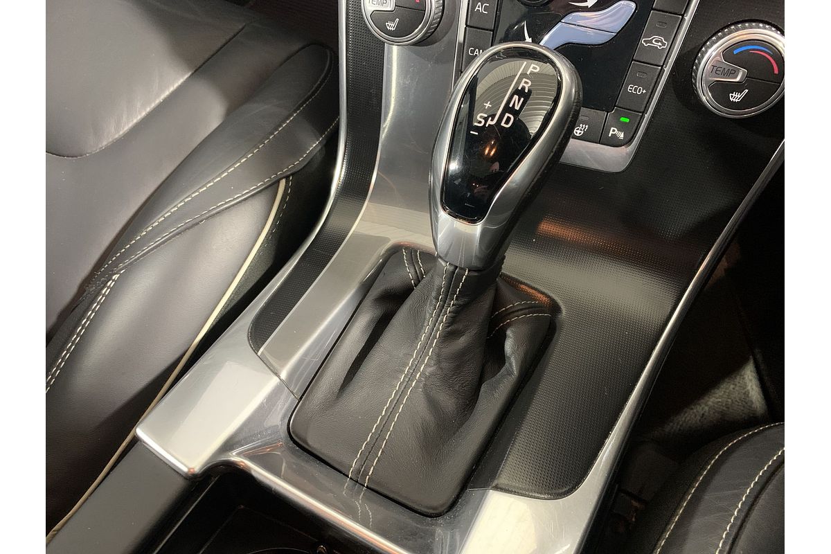 2017 Volvo S60 T6 R-Design