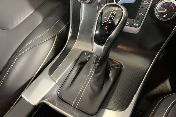 2017 Volvo S60 T6 R-Design