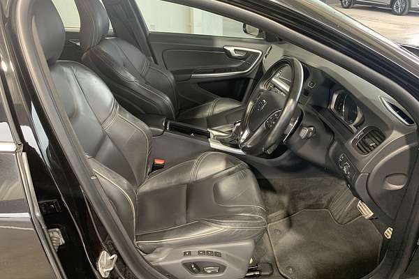 2017 Volvo S60 T6 R-Design