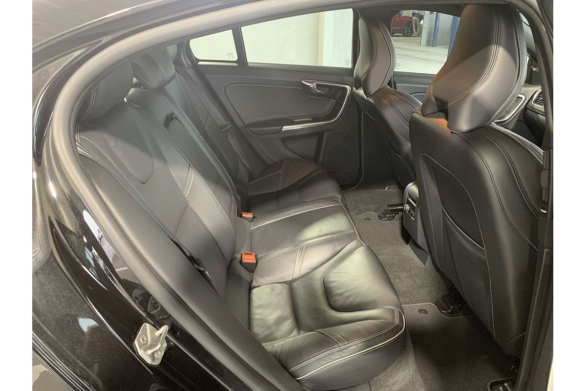 2017 Volvo S60 T6 R-Design