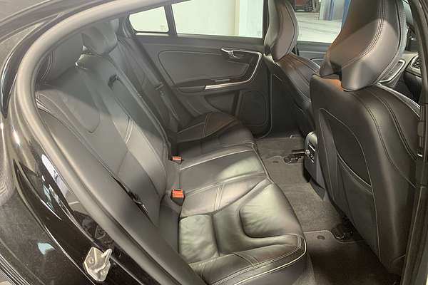 2017 Volvo S60 T6 R-Design