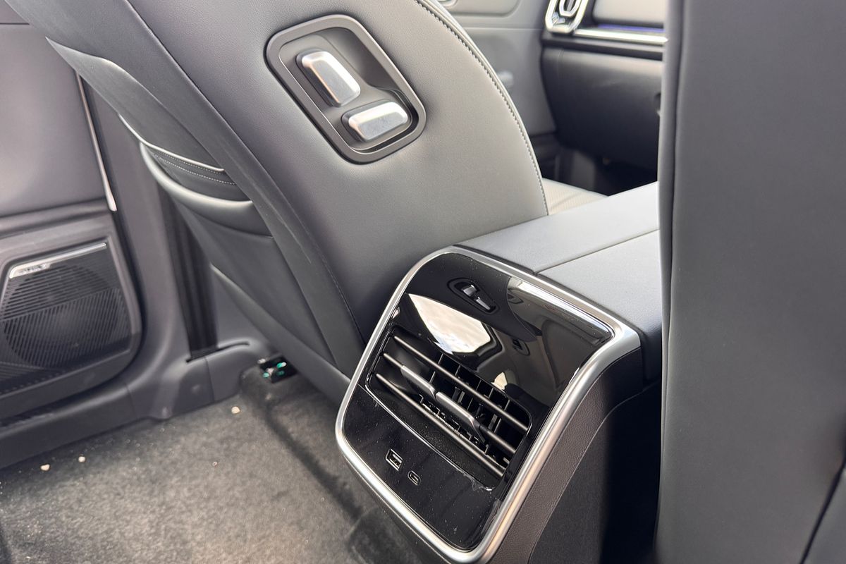 2025 Jaecoo J7 SHS Summit