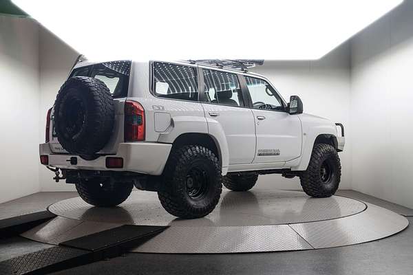 2013 Nissan Patrol ST Y61