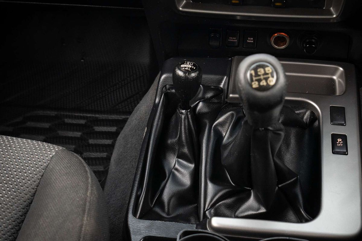 2013 Nissan Patrol ST Y61