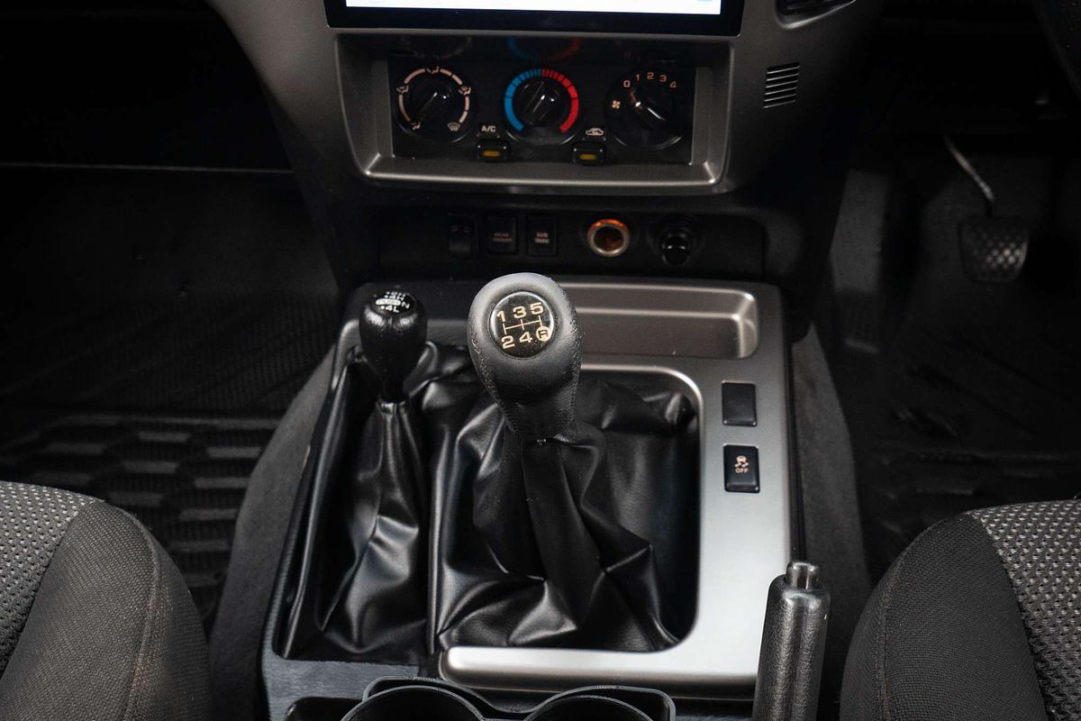 2013 Nissan Patrol ST Y61