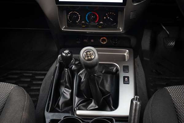 2013 Nissan Patrol ST Y61