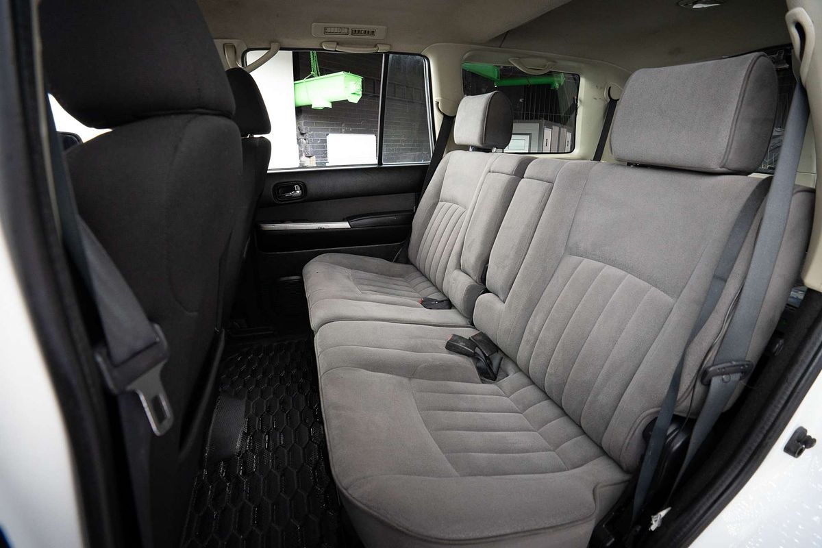 2013 Nissan Patrol ST Y61