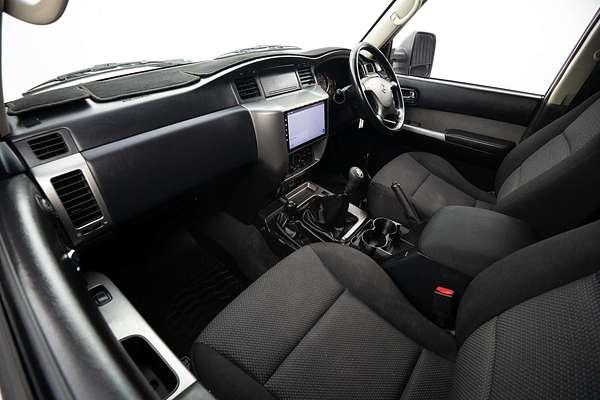 2013 Nissan Patrol ST Y61