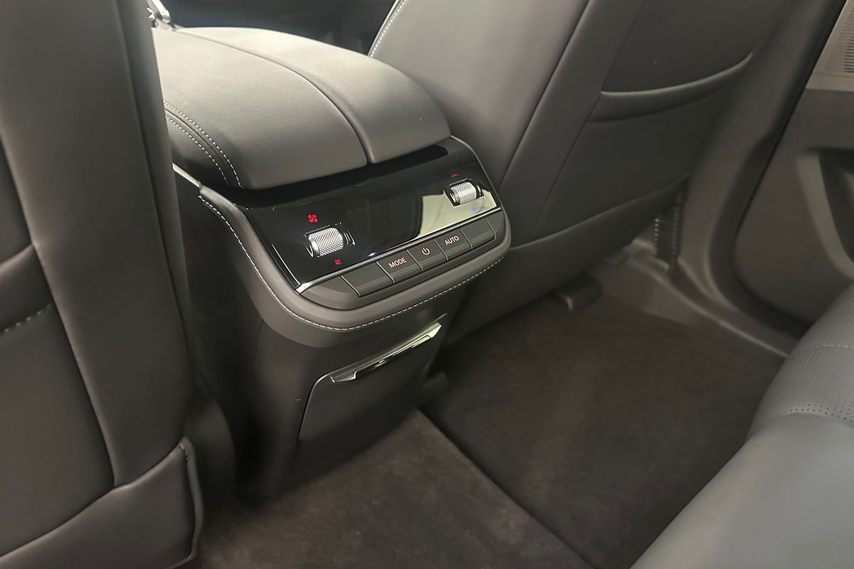 2025 LDV D90 Executive SV9A