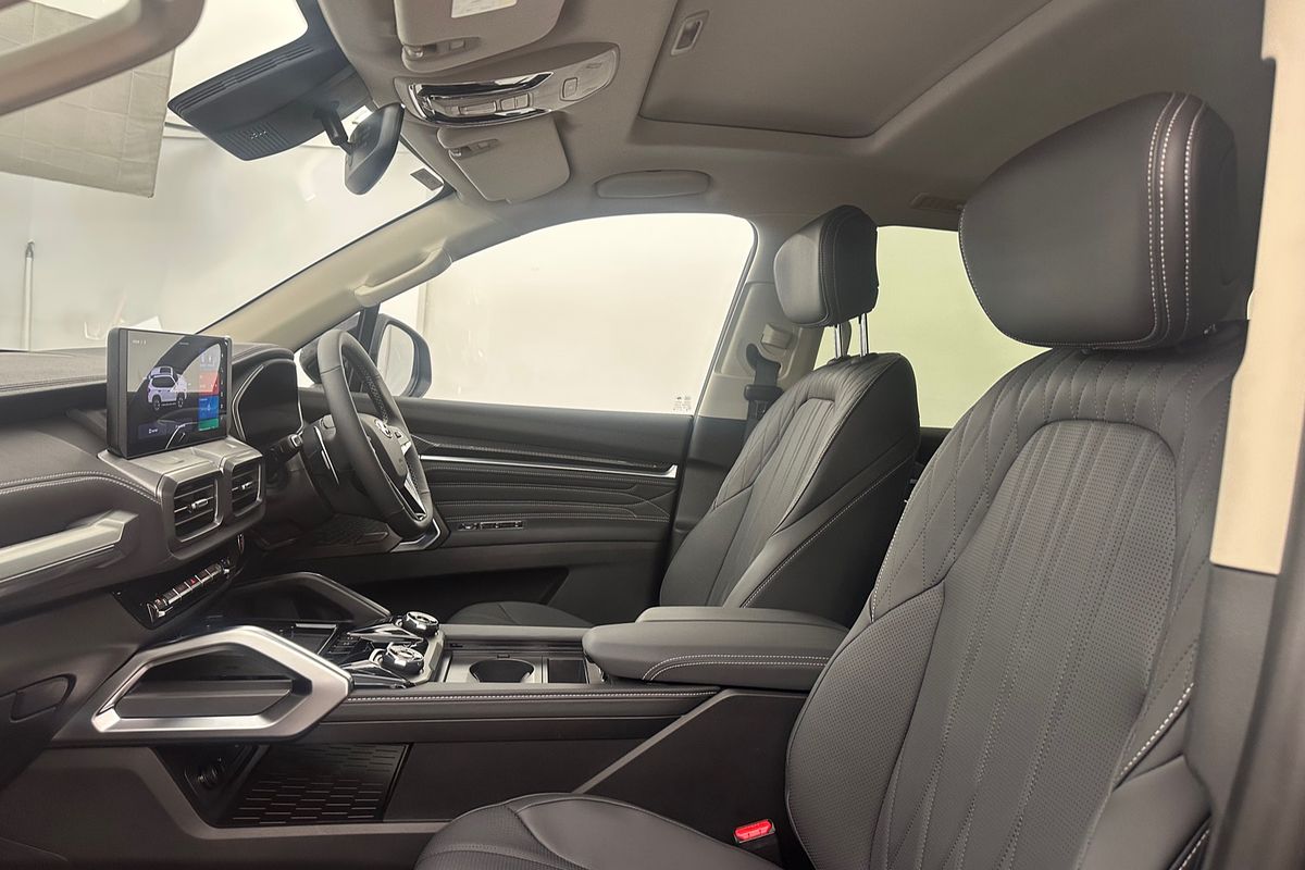 2025 LDV D90 Executive SV9A