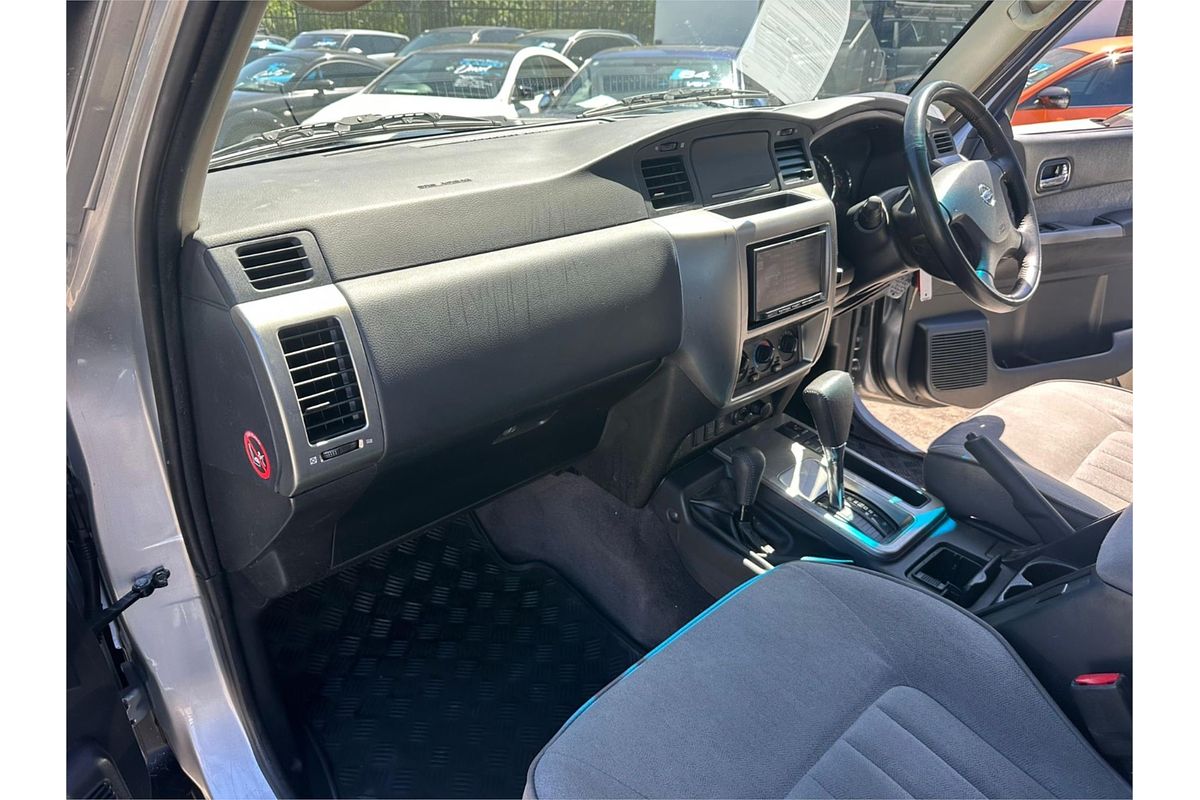 2016 Nissan Patrol Legend Edition Y61