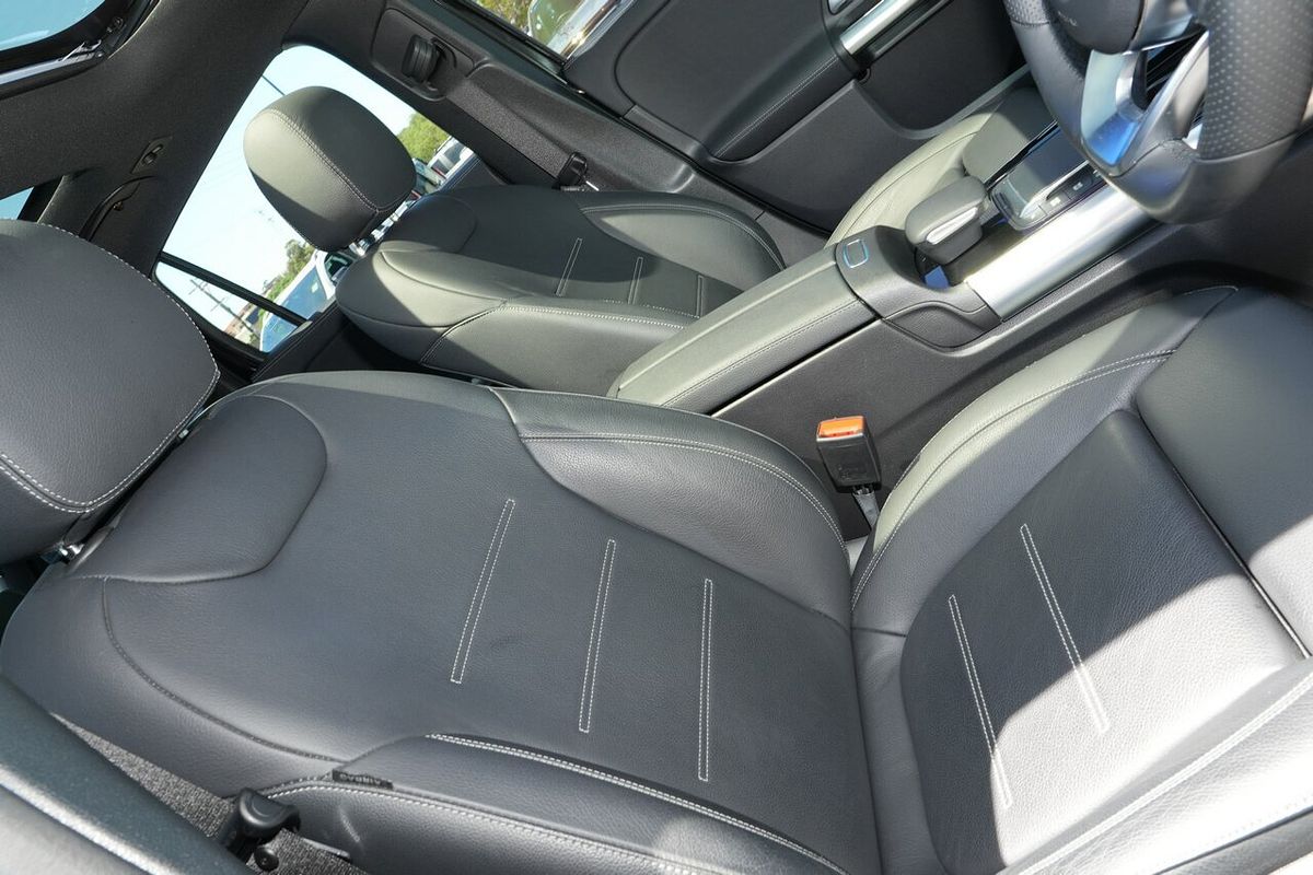 2022 Mercedes-Benz EQA EQA250 H243