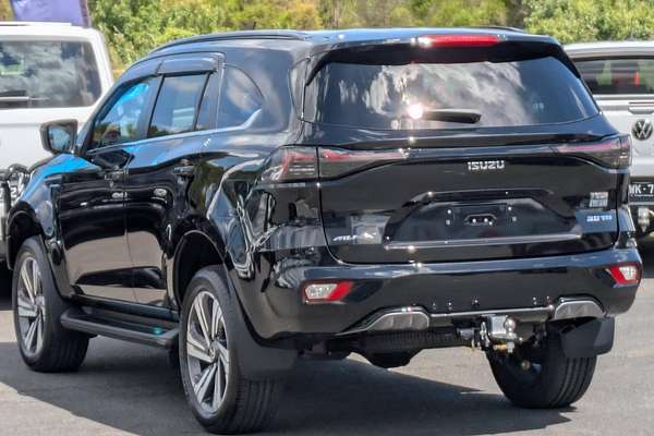 2025 Isuzu MU-X LS-T