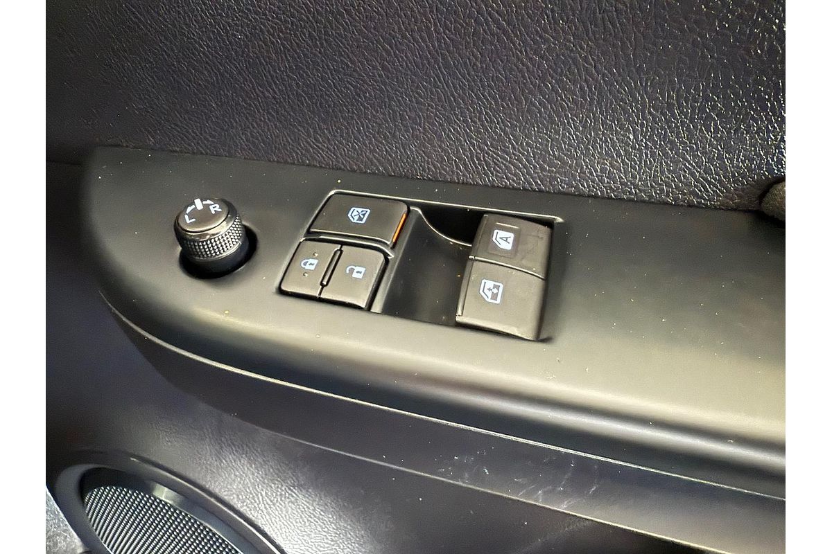 2017 Toyota Hilux SR GUN126R 4X4