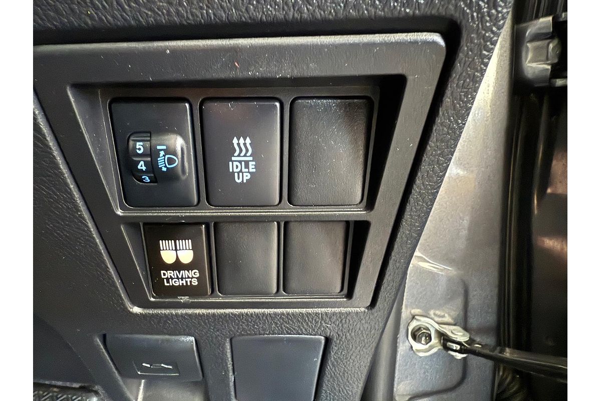 2017 Toyota Hilux SR GUN126R 4X4