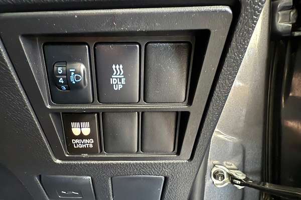 2017 Toyota Hilux SR GUN126R 4X4