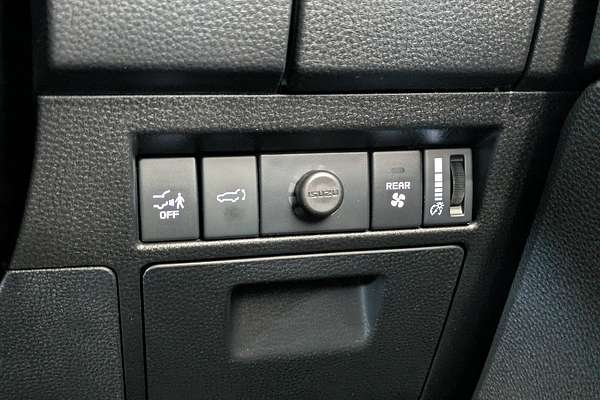 2025 Isuzu MU-X LS-T