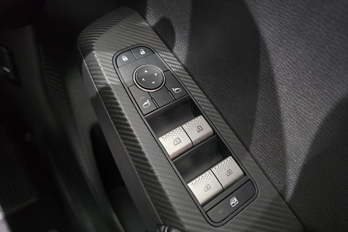 2023 Mitsubishi Outlander ES ZM