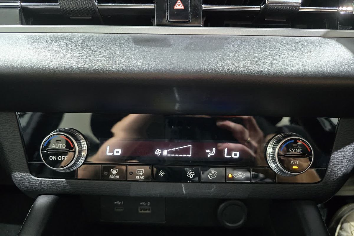 2023 Mitsubishi Outlander ES ZM