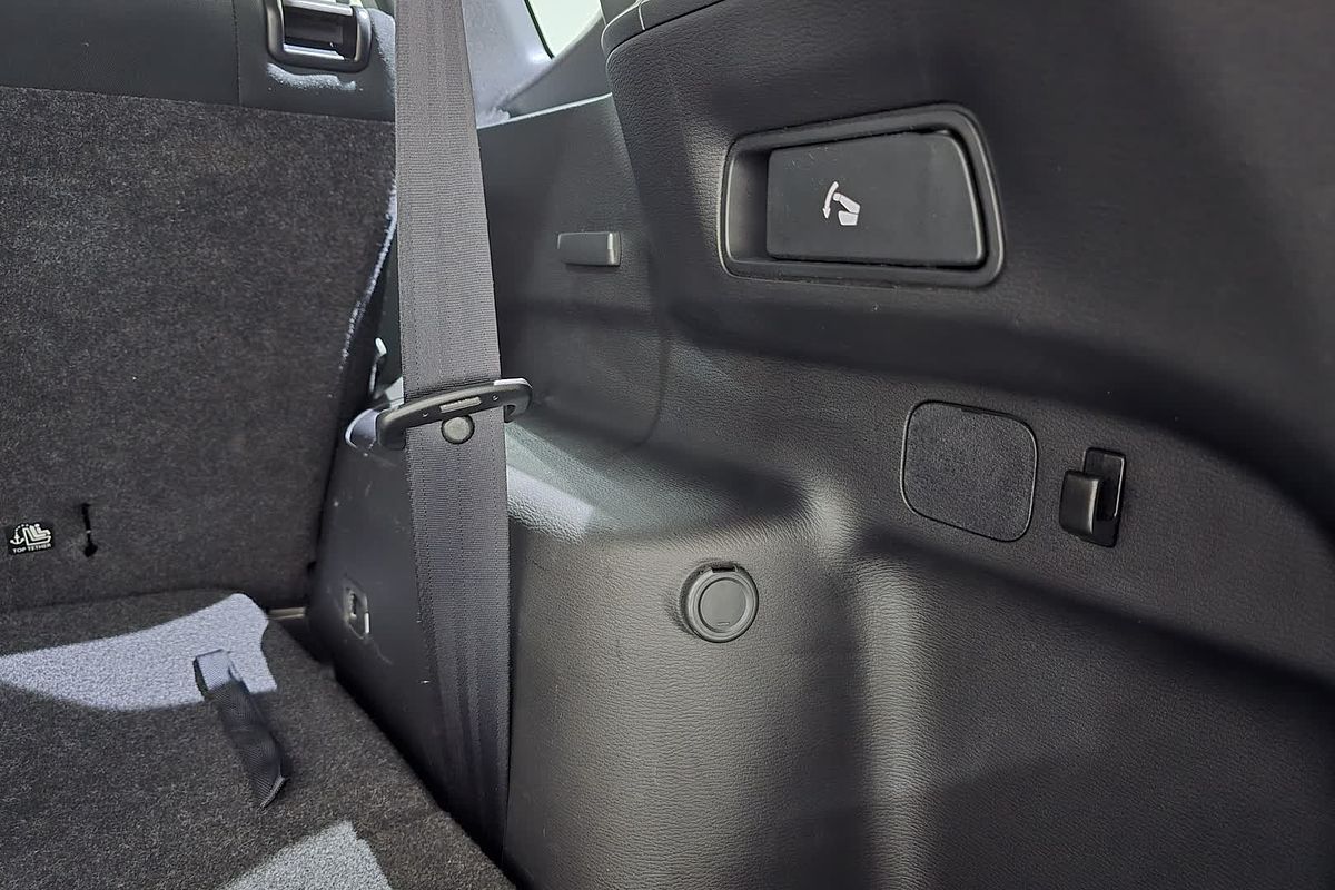 2023 Mitsubishi Outlander ES ZM