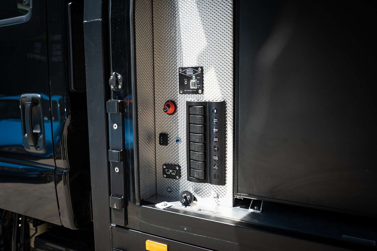 2022 Isuzu NPS 75/45-155 (4x4) NH MY21 4X4