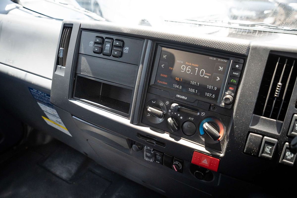 2022 Isuzu NPS 75/45-155 (4x4) NH MY21 4X4