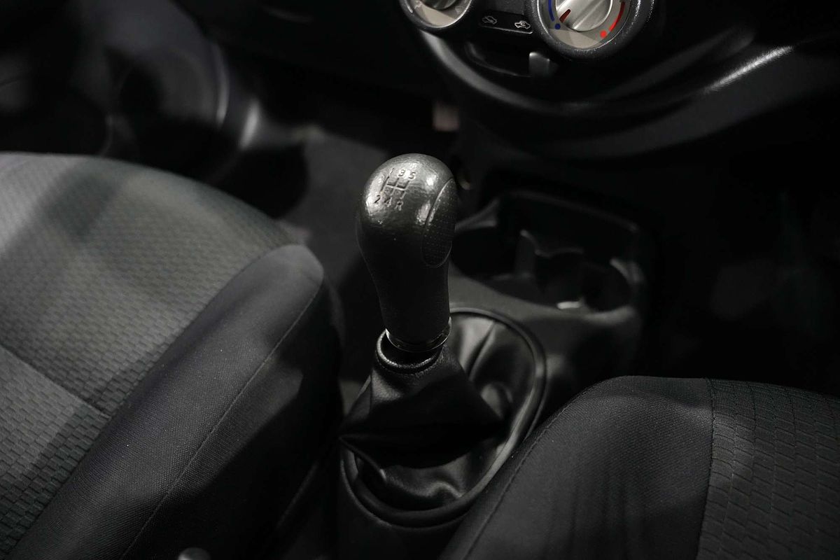 2010 Nissan Micra ST K13