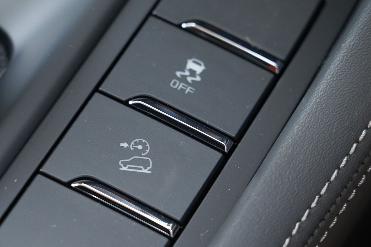 2025 Isuzu MU-X LS-M