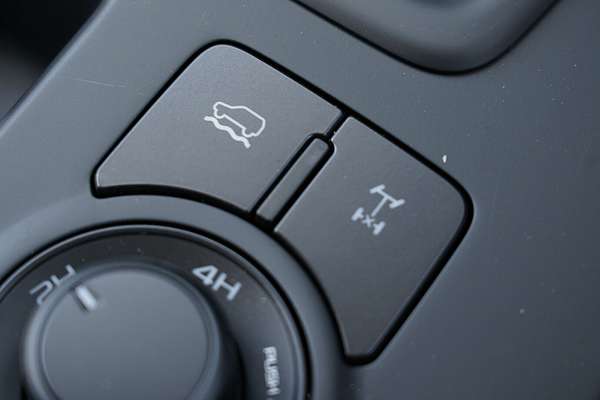 2025 Isuzu MU-X LS-M