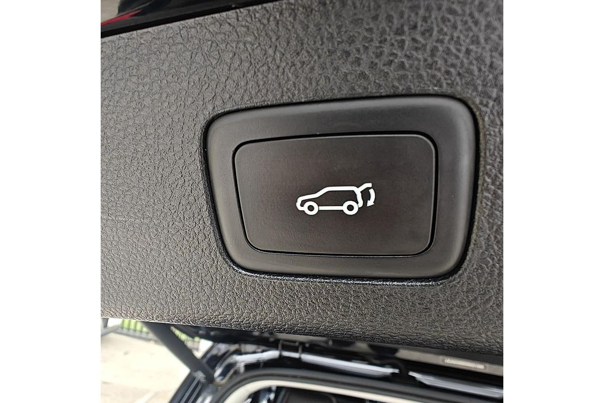 2022 MG HS Essence SAS23