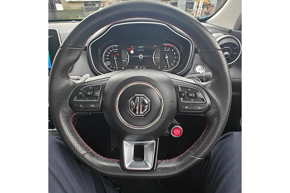 2022 MG HS Essence SAS23