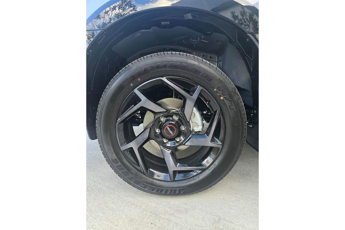 2025 Isuzu MU-X X-TERRAIN