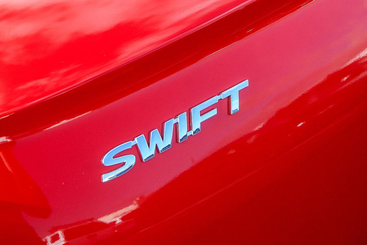 2025 Suzuki Swift Hybrid Plus UZ