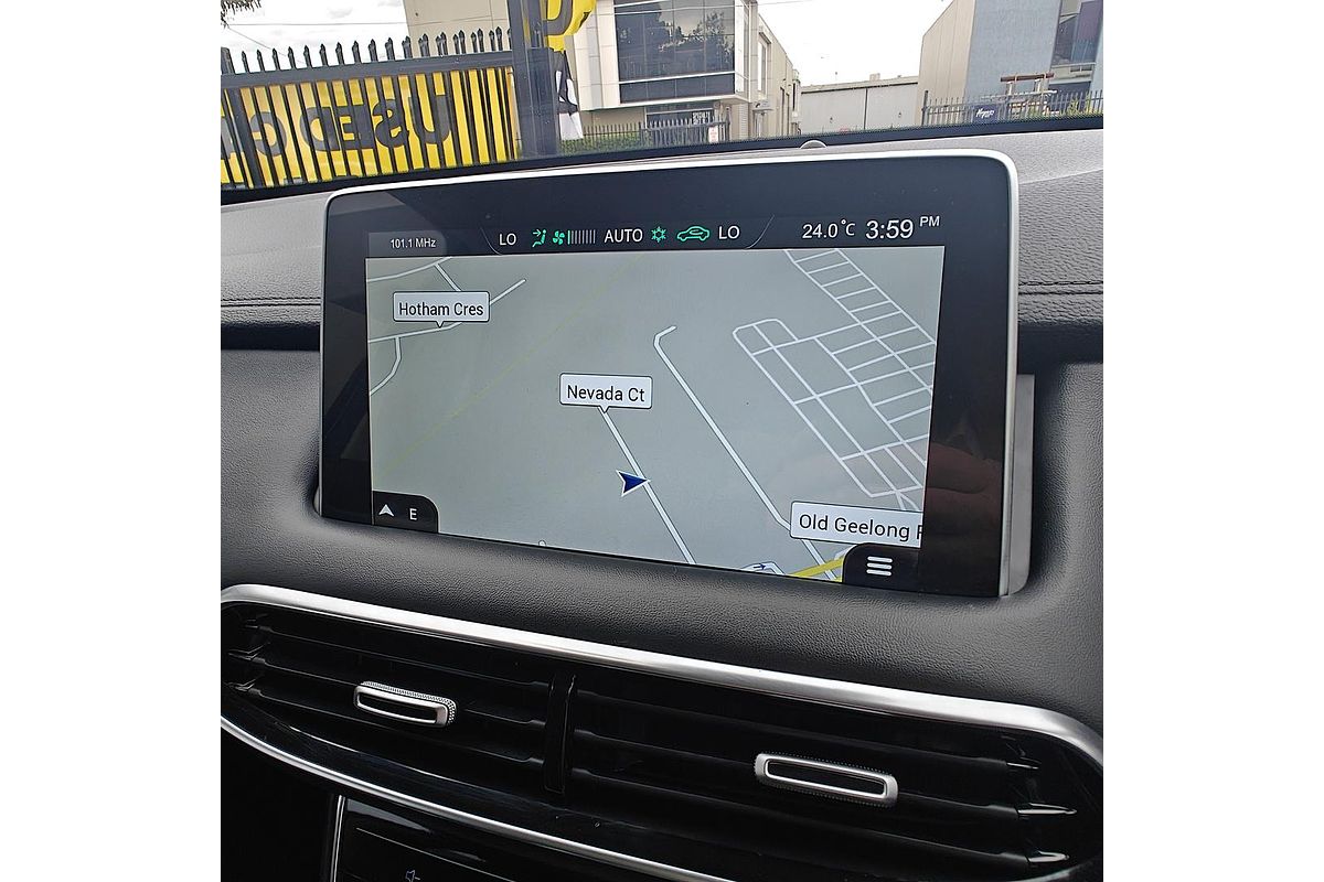 2022 MG HS Essence SAS23