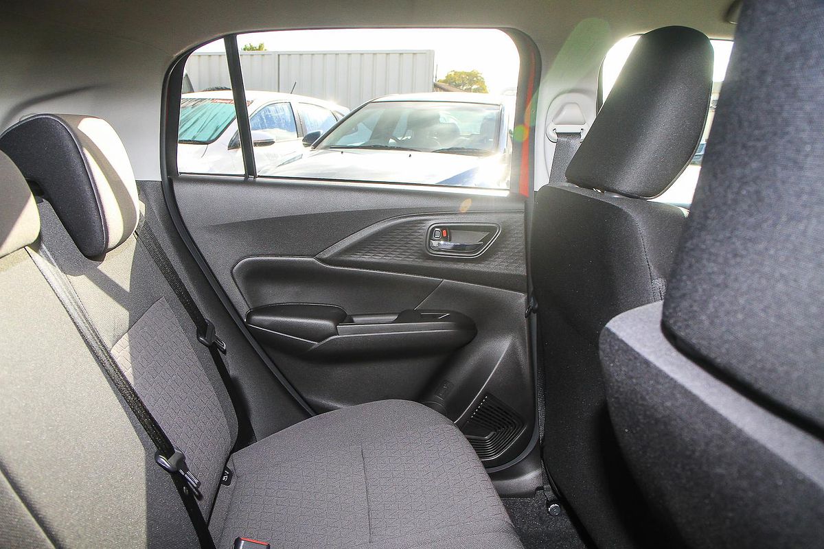 2025 Suzuki Swift Hybrid Plus UZ