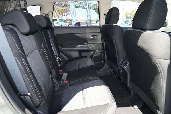 2020 Mitsubishi Outlander ES ZL