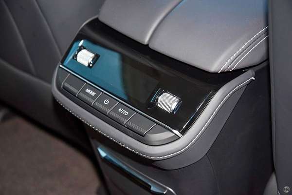 2025 LDV D90 Executive SV9A