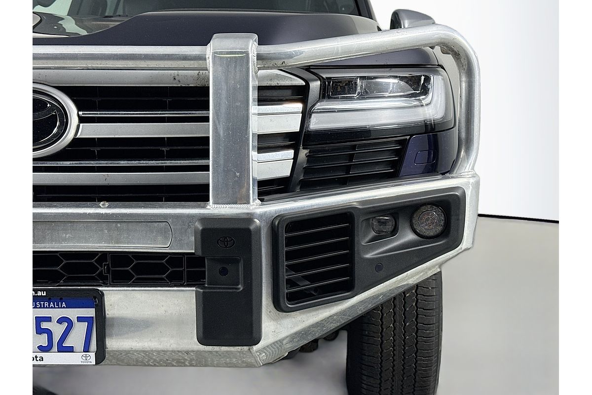 2024 Toyota Landcruiser Sahara FJA300R