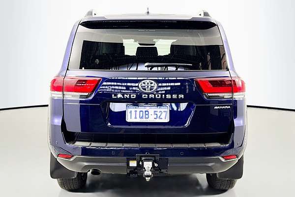 2024 Toyota Landcruiser Sahara FJA300R