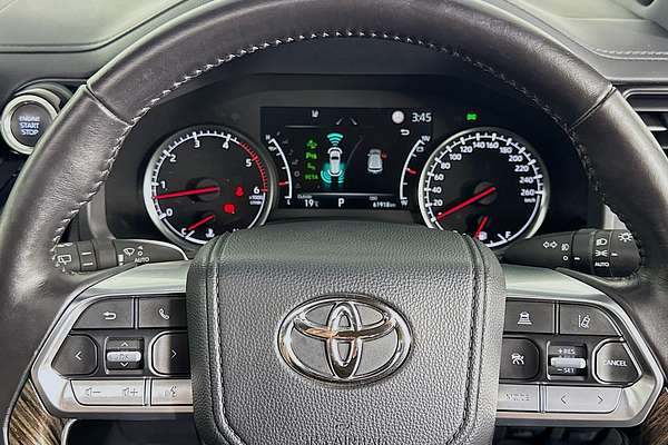 2024 Toyota Landcruiser Sahara FJA300R