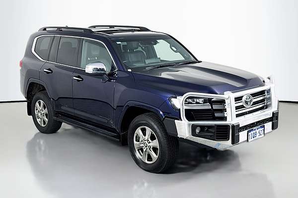 2024 Toyota Landcruiser Sahara FJA300R