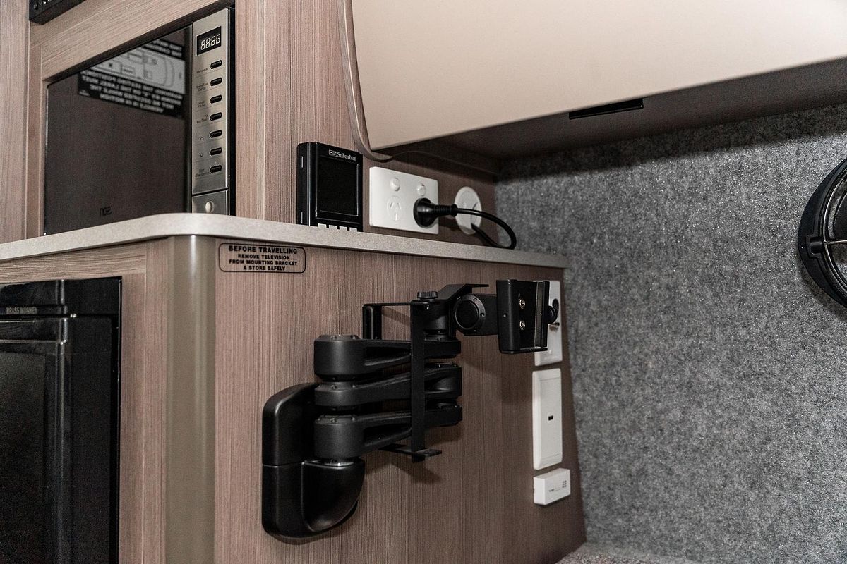 2024 Renault Master Pro 110kW X62 Phase 2 LWB Mid Roof